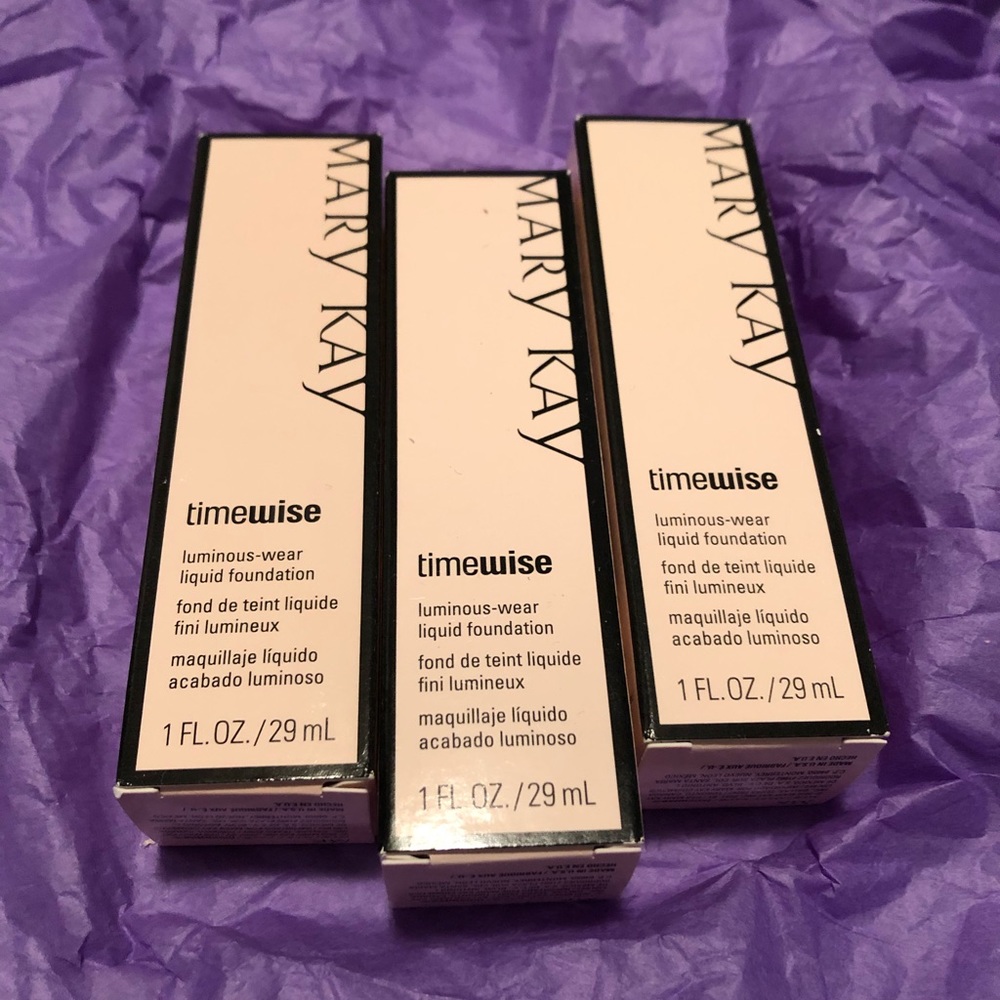 Mary Kay Luminous Foundation x3
